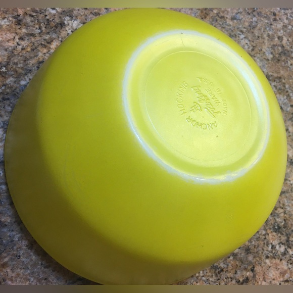 Vintage Fire King Yellow Nesting Mixing Bowl - Picture 9 of 10